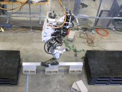 IHMC Robotics���ΙC����ͨ�^ƽ��ľ �ɹ��ʼs��50��