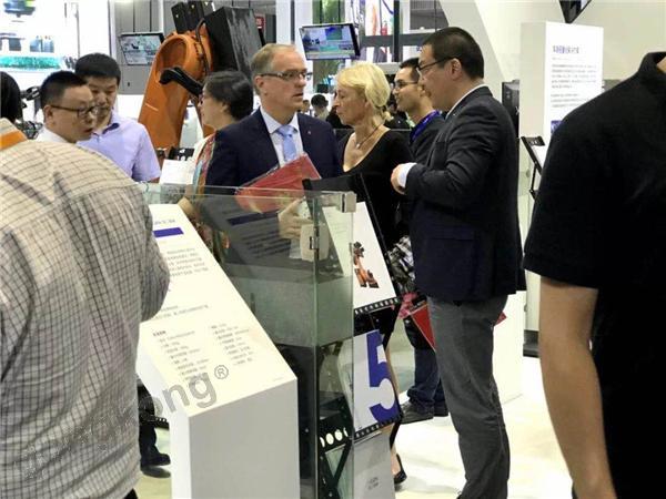 ����������һ�����ͶǢ������Ո����Ո������